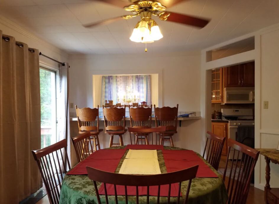 house dining room.JPG